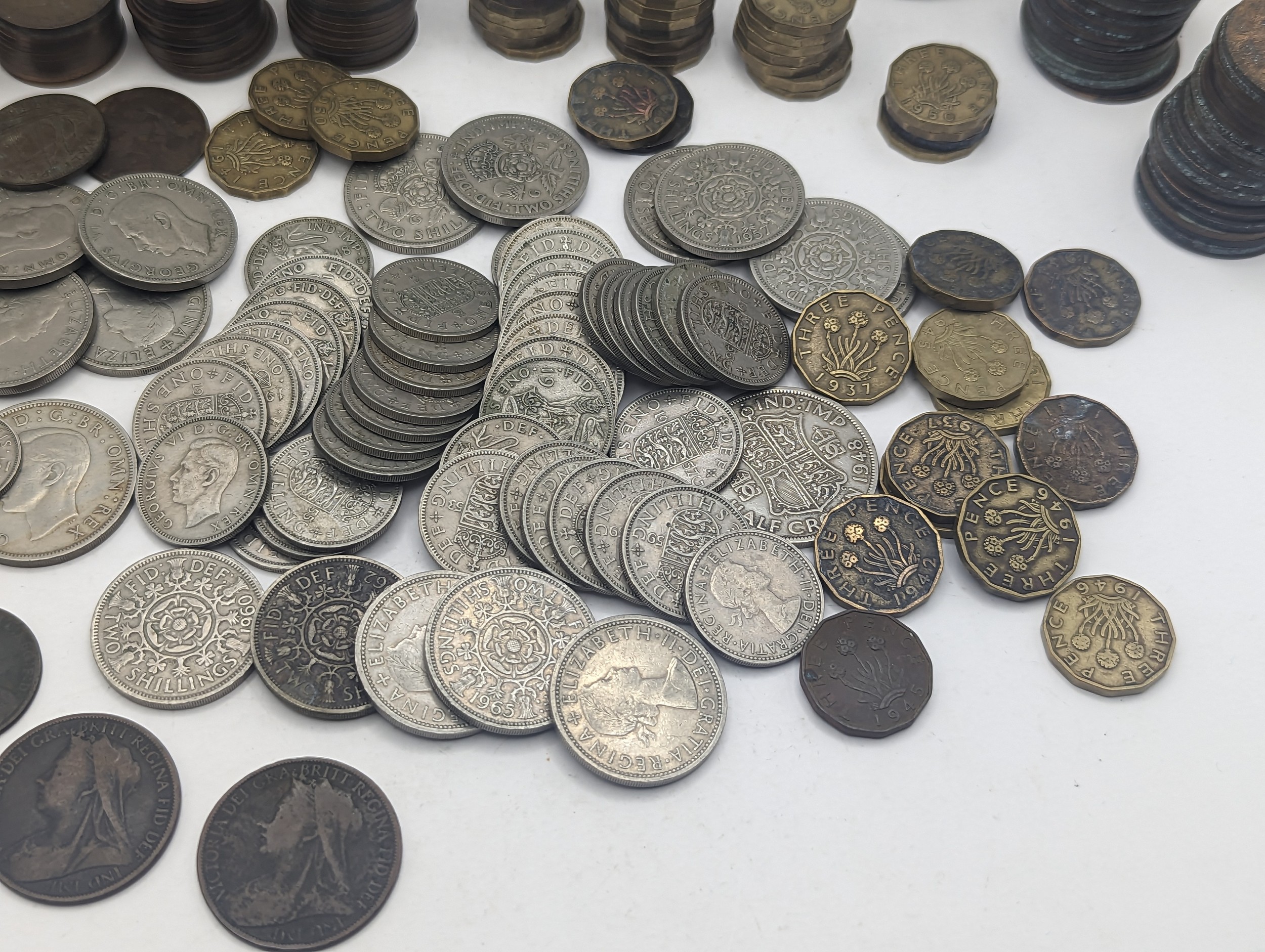 A quantity of pre decimal British coinage to include Victorian and later pennies, George VI two - Image 2 of 9