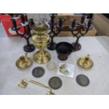 A mixed lot of metalware to include a brass oil lamp, a bronze twin handled footed bowl having