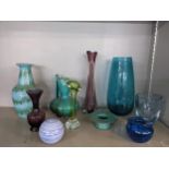 Mixed Studio and other glassware to include a blue vase, dark blue posy vase, and others, along with