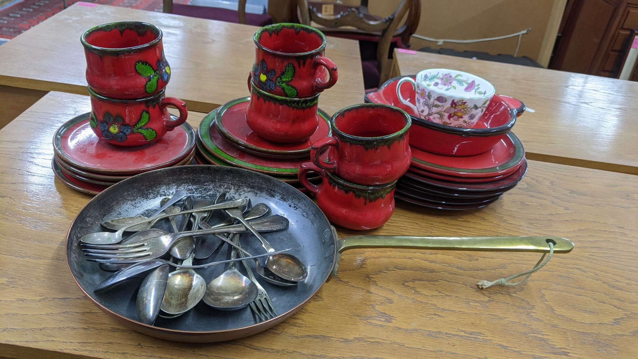 A mixed lot to include a vintage part tea set, Victorian copper pan and mixed cutlery, Location:
