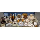 A mixed lot of ceramics and china to include Wedgwood Clementine vase, dish, condiments, Hammersley,