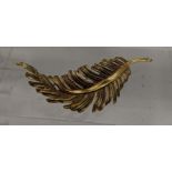 A 14ct gold brooch in the form of a feather, total weight 4.3g Location: