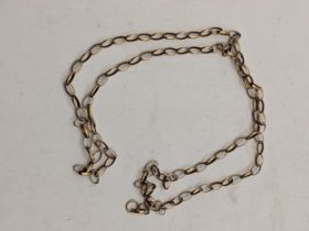 A yellow metal chain, 3.15g Location: