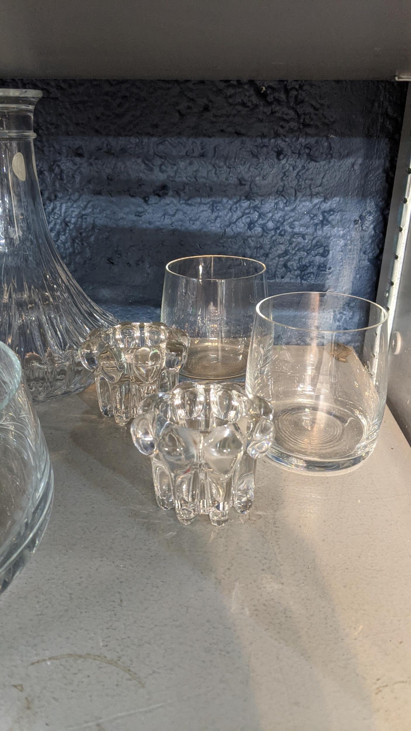 A mixed lot of glassware to include a boxed Portmerion Botanic glass and others Location: - Image 5 of 5