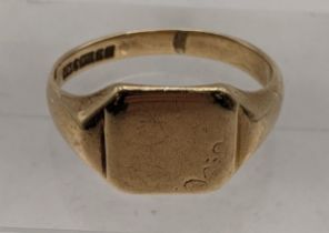 A 9ct gold gents signet ring, total weight 5.4g Location:
