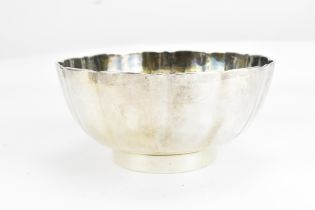 A William IV Scottish silver footed bowl, Edinburgh 1832, of circular form with ogee rim, on a