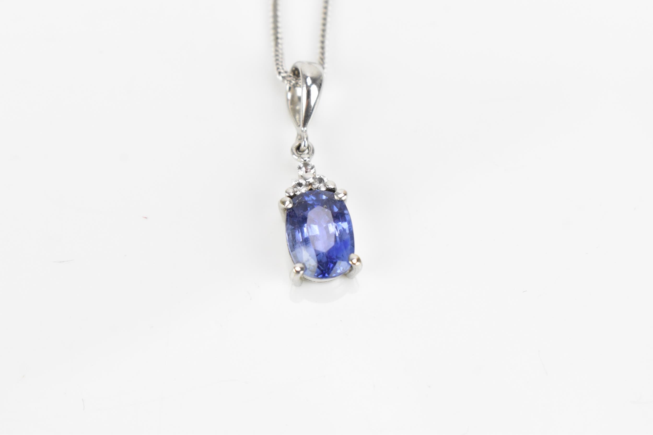 An 18ct white gold and cornflower blue sapphire and diamond parure, comprising a pair of stud - Image 4 of 10