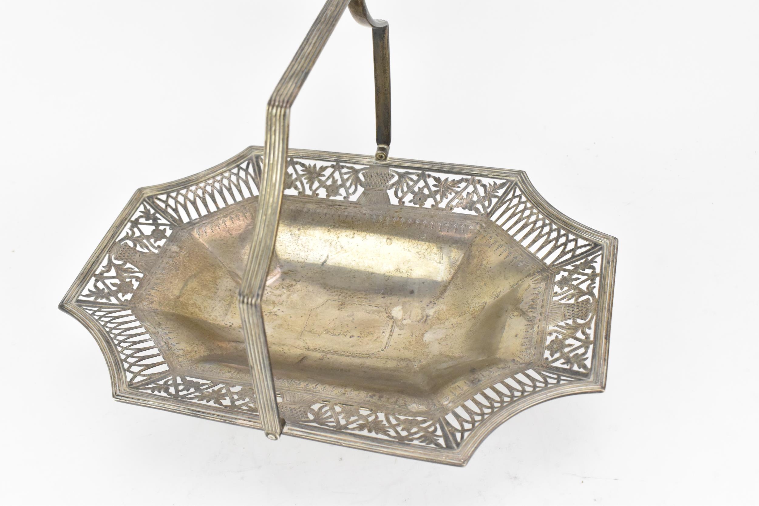 A Victorian silver fruit basket by Goldsmiths & Silversmiths Co, Sheffield 1895, with swing - Image 2 of 7