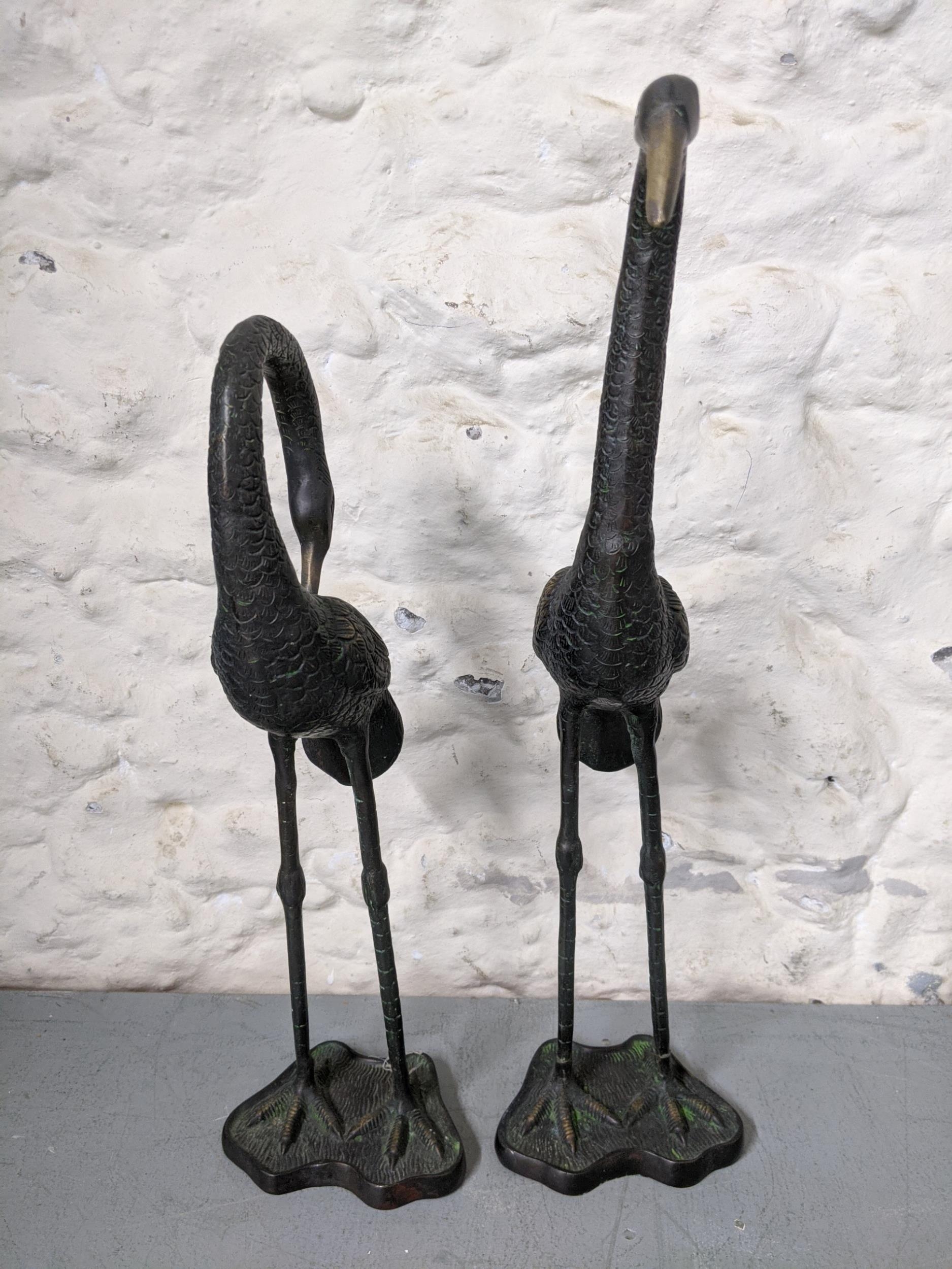 A pair of Japanese style patinated model storks Location: - Bild 2 aus 6