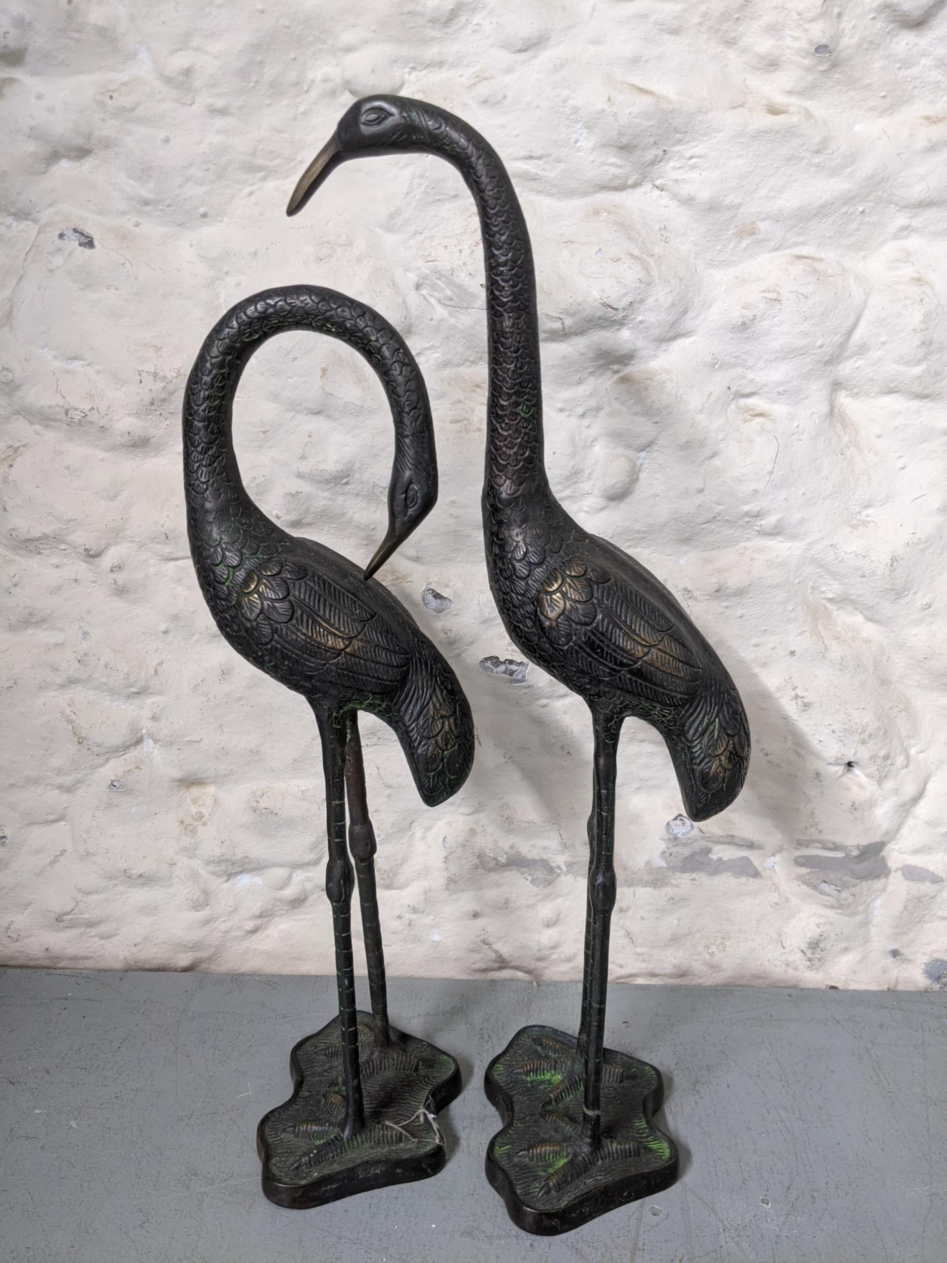 A pair of Japanese style patinated model storks Location: - Bild 3 aus 6