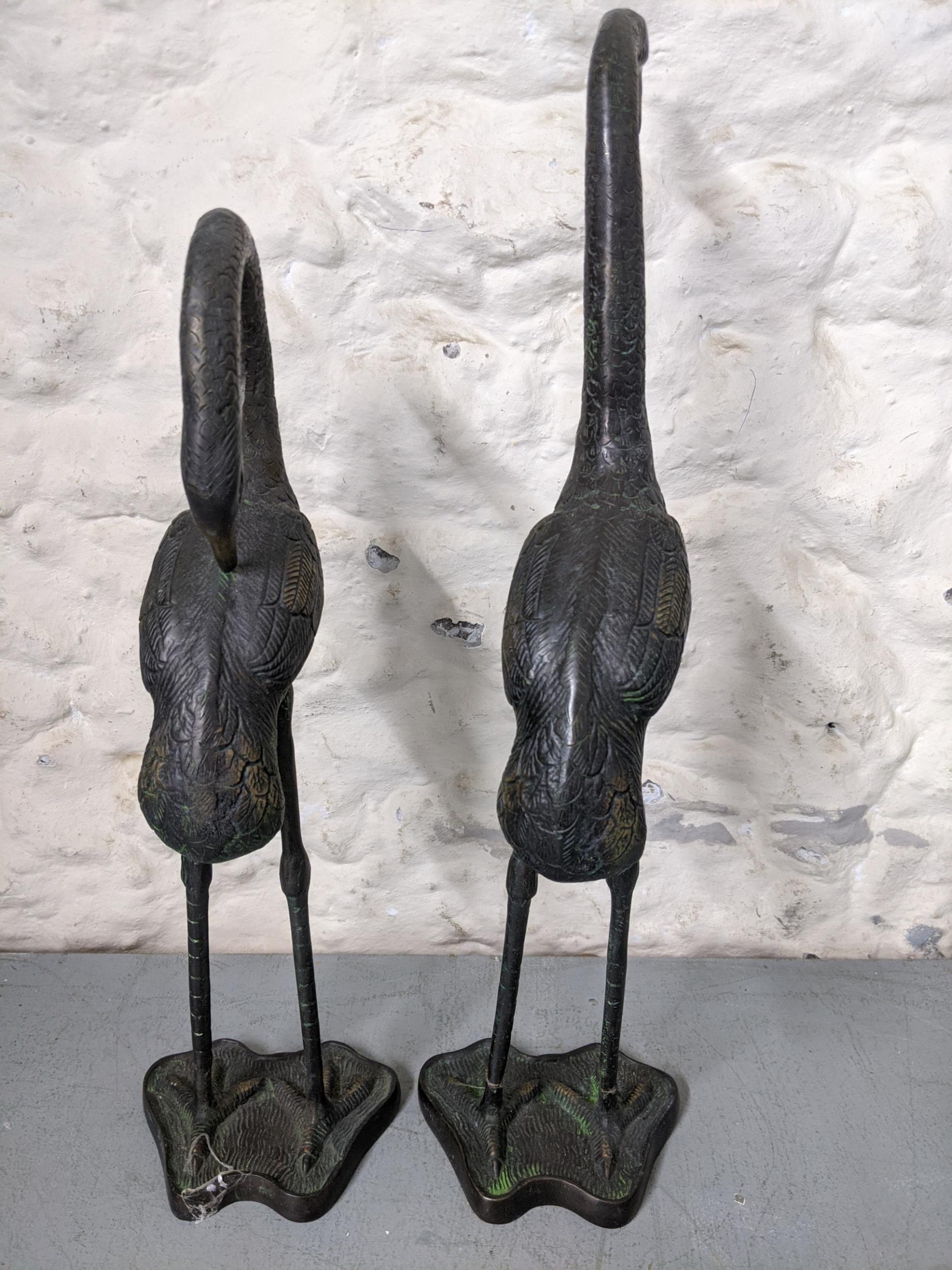 A pair of Japanese style patinated model storks Location: - Bild 4 aus 6