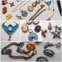 Late 19th Century and later jewellery and accessories to include a pair of late 19th Century