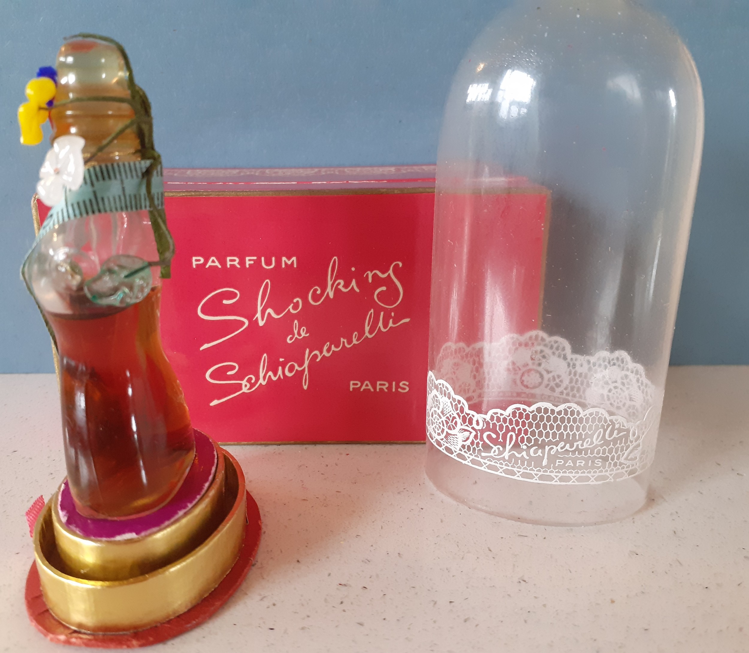 Elsa Schiaparelli-A 1930's-1950's 0.5oz bottle of Shocking de Schiaparelli parfum created by Jean - Image 3 of 6