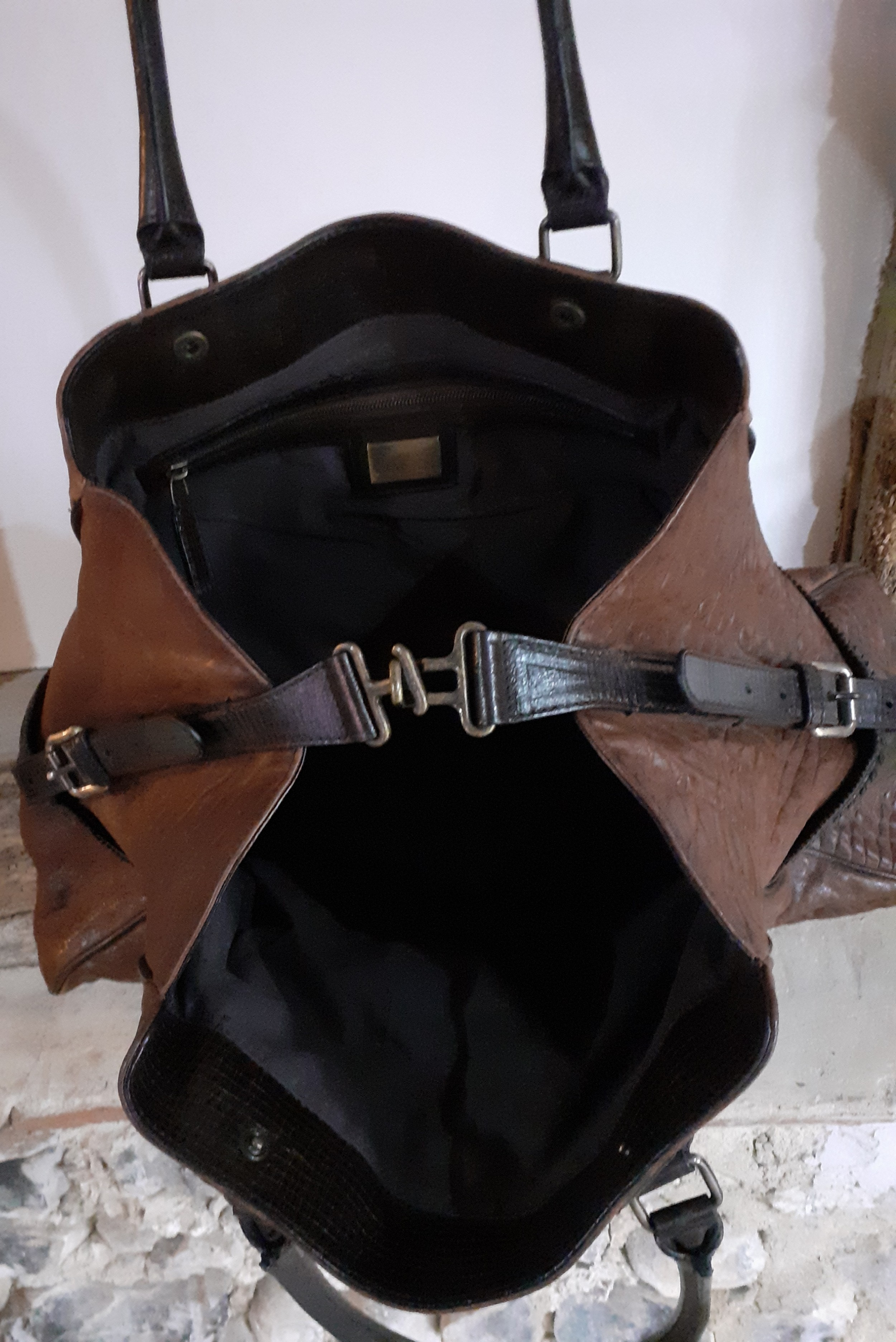 Fendi-A brown leather Selleria boho bag having rolled dark brown leather handles, side pockets, - Image 3 of 6