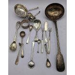 Mixed silver to include a toddy ladle (no handle) caddy spoon and other items 150.1g together with