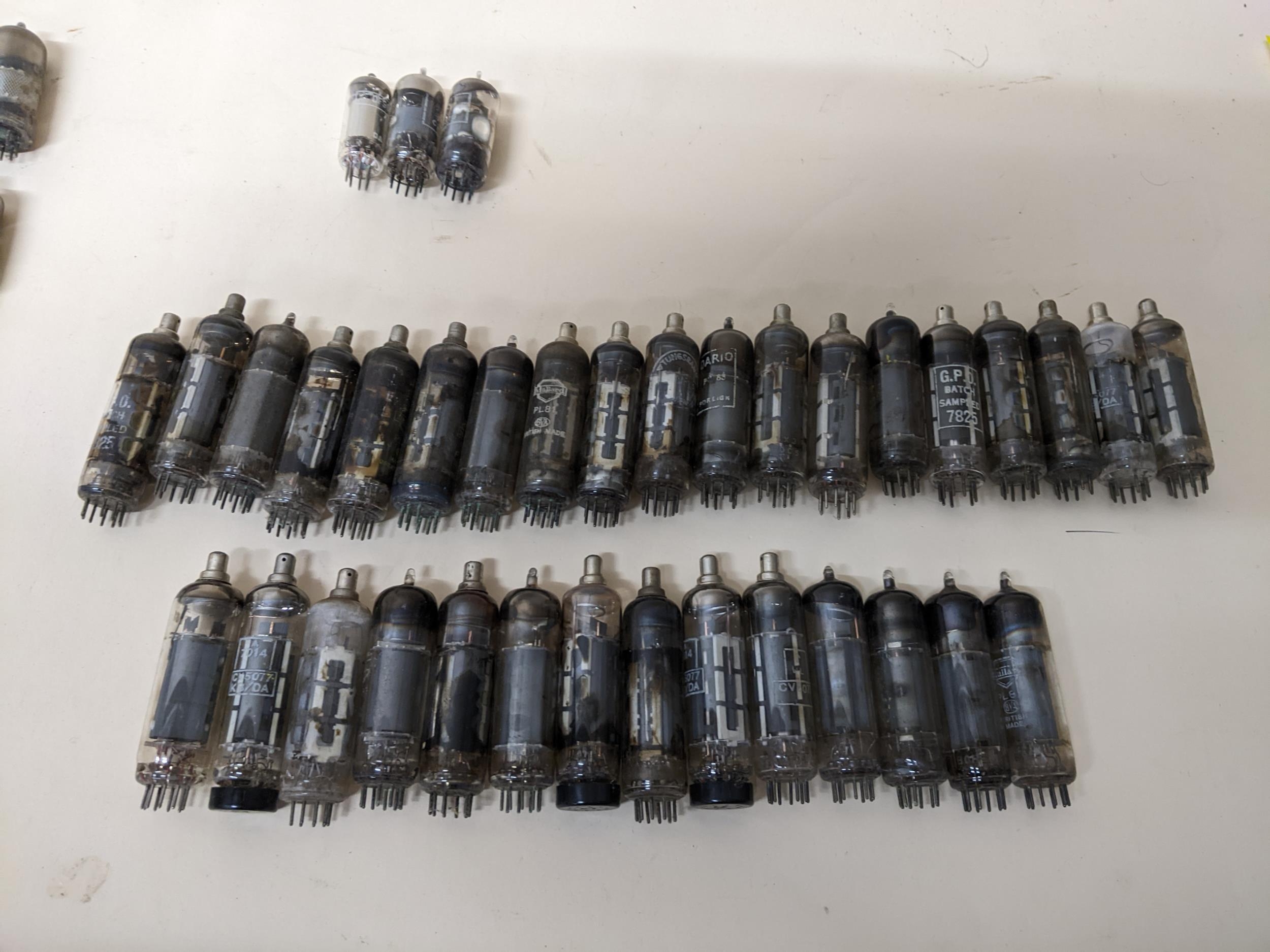 A quantity of radio valves to include Mullard EF80, Bentley valve, Mullard PL81, Dario PL83, GPO - Image 5 of 5