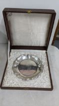 A white metal dish with a case, total weight 201.6 Location: