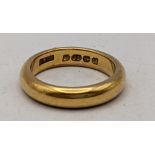 A 22ct gold wedding band 10.4g Location