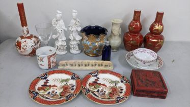 A mixed lot to include a late 18th century teabowl and saucer, blue scent bottle with a silver