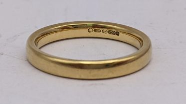 An 18ct gold wedding ring 3.8g Location: