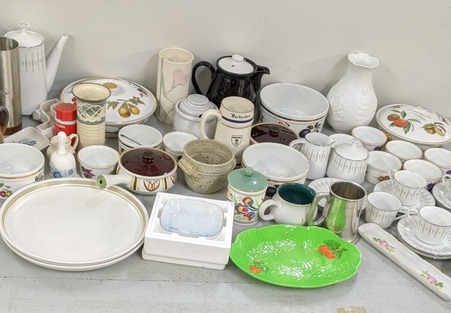 A mixed lot to include Victorian and later porcelain, brassware and a 19th century sewing box, Denby - Image 9 of 14