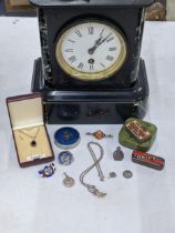 A mixed lot of collectables to include silver Jambya pendant and chain, a WWI silver enamelled