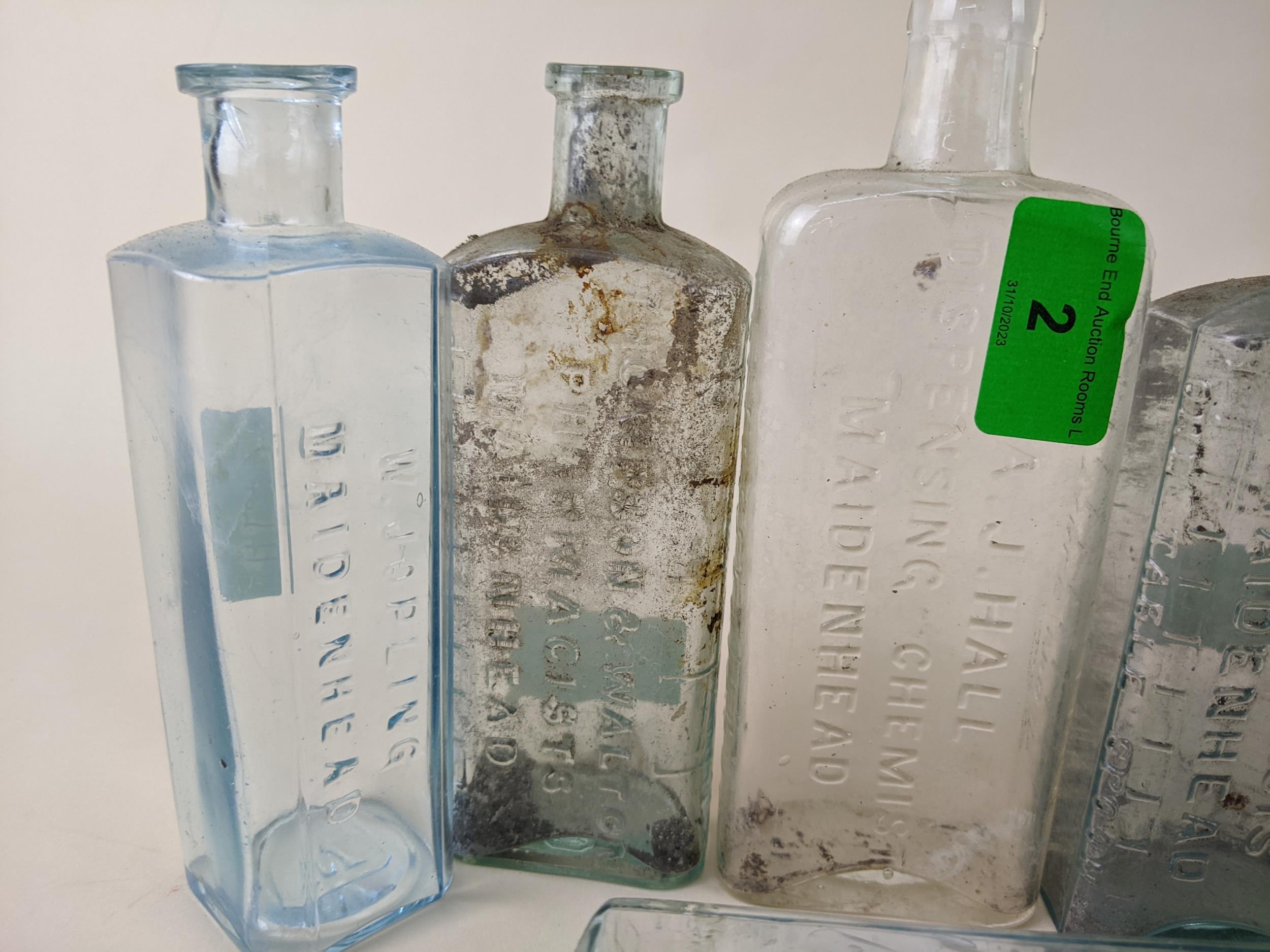 Ten Maidenhead chemist bottles; Thompson & Walton, etc - Image 4 of 4