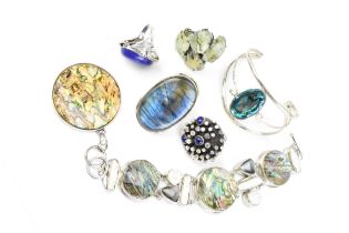 A small collection of jewellery, to include a Navajo silver-mounted lapis lazuli cabochon ring,