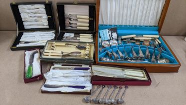 A mixed lot of cutlery to include a canteen of silver plated Kings pattern cutlery together with six