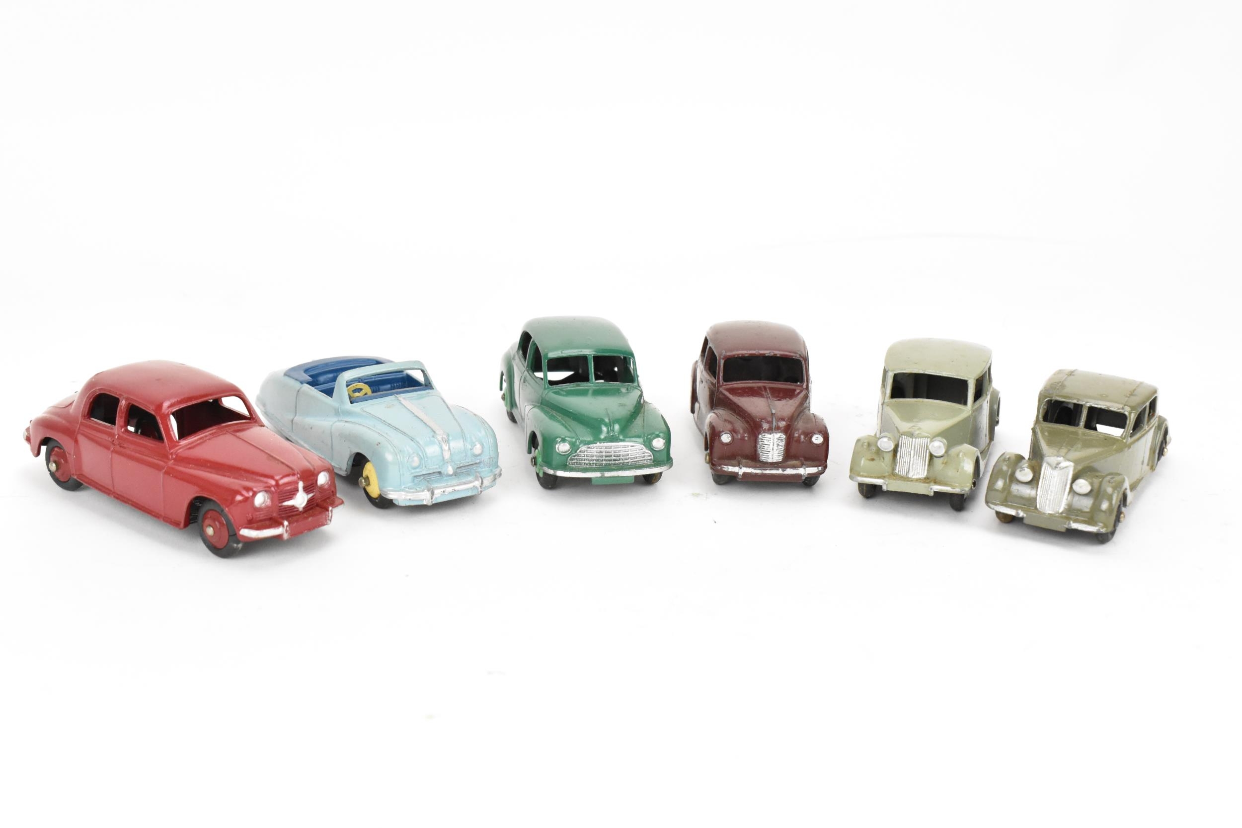 A collection of vintage Dinky diecast cars, to include an Austin Atlantic in blue, a Green Morris - Image 2 of 9