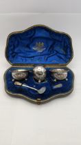 Victorian silver condiments and spoon 48g, cased Location: