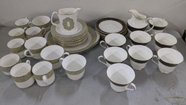 Royal Doulton 'Sonnet' and 'Albany' pattern print tea/coffee sets Location: