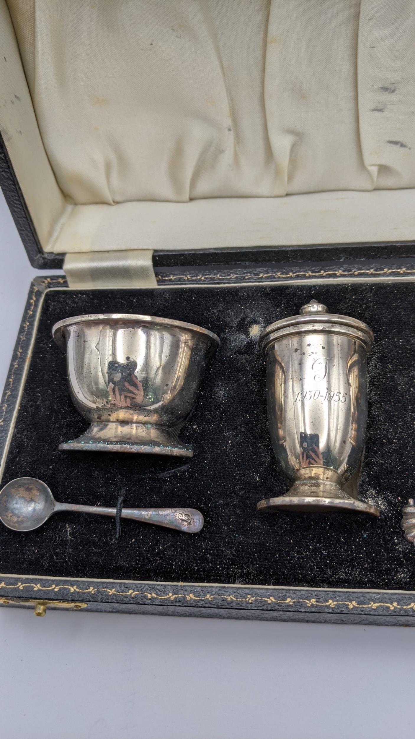 A silver condiment set hallmarked Birmingham 1953 to include a silver salt, mustard pot A/F, and - Image 2 of 3