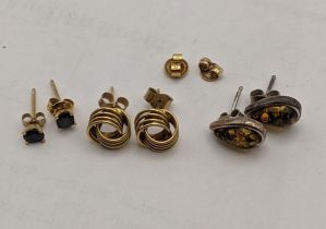 Mixed earrings to include a pair of 14ct gold sapphire earrings 0.7g, a pair of 9ct gold