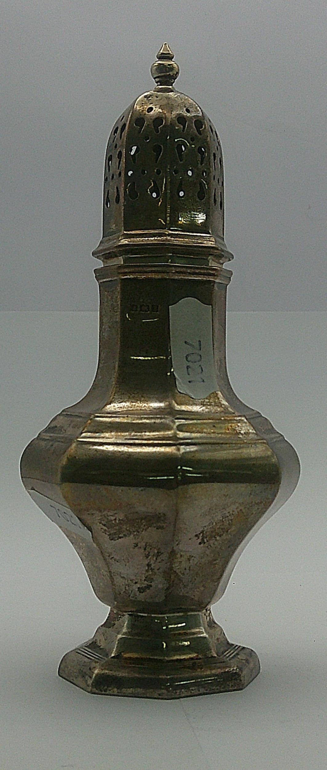 A silver sugar caster hallmarked Birmingham 1974, total weight 140.1g Location: - Image 2 of 5