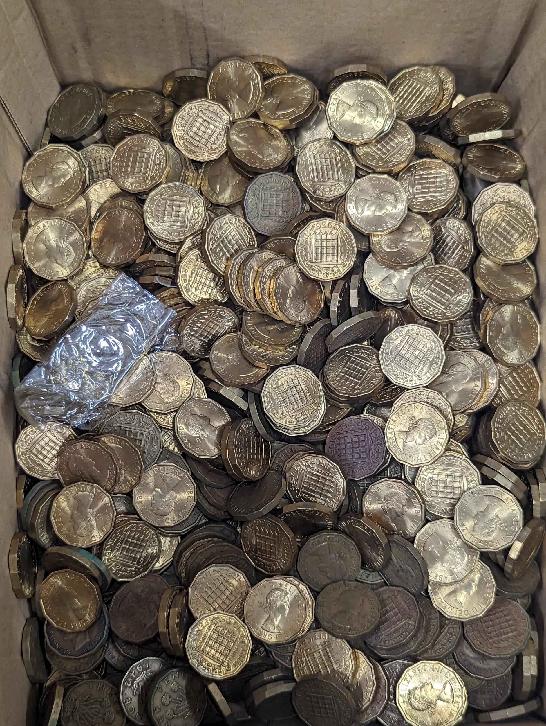 A collection of post 1947 British half crowns, shillings, sixpence along with Victorian and later - Image 2 of 5