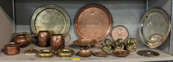 Mixed metalware, mainly copper including tankards, a Chilean spot hammered bowl and other items