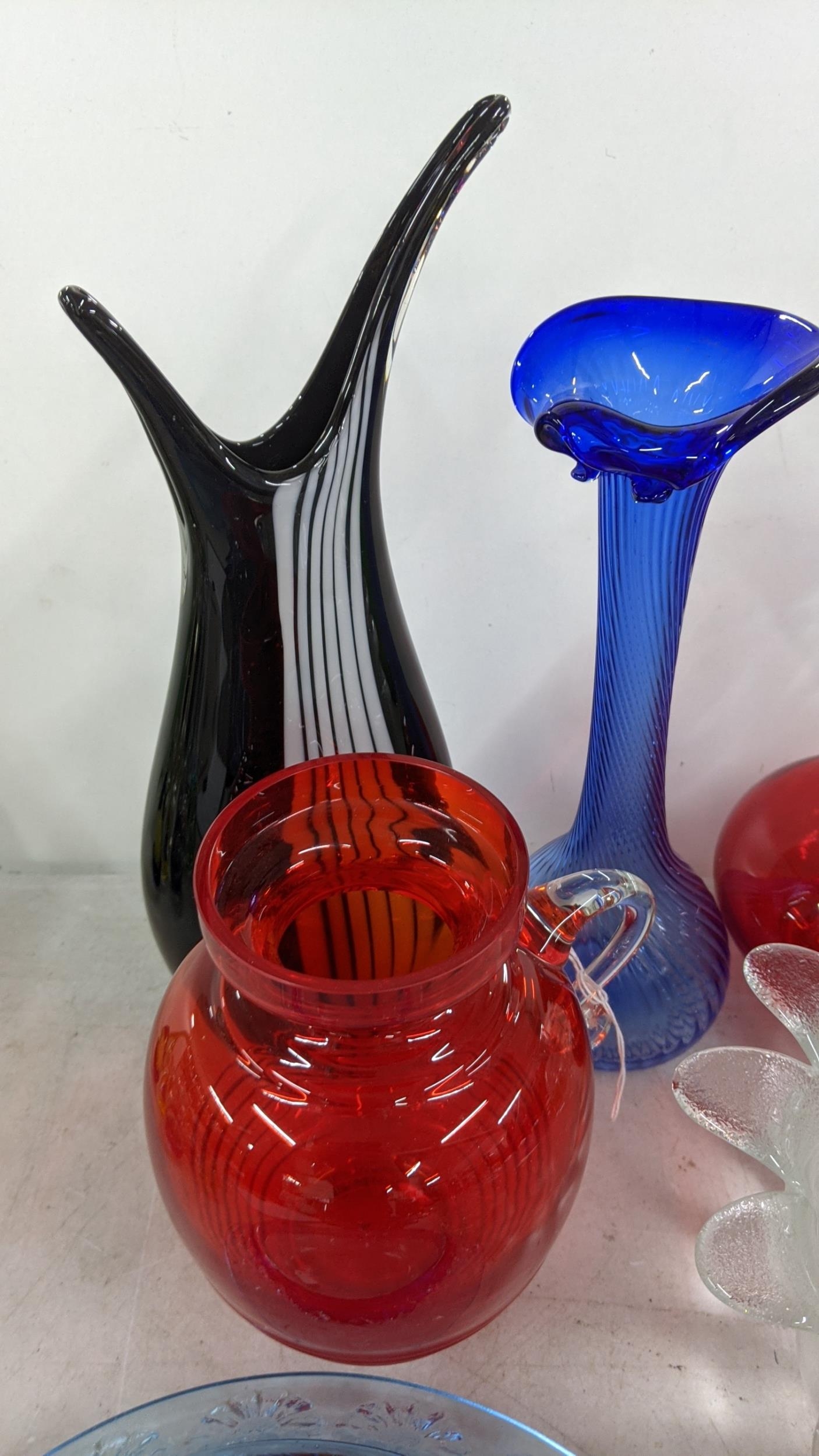 A collection of glass to include a green bowl, a clear vase other items Location:LWB - Image 2 of 3