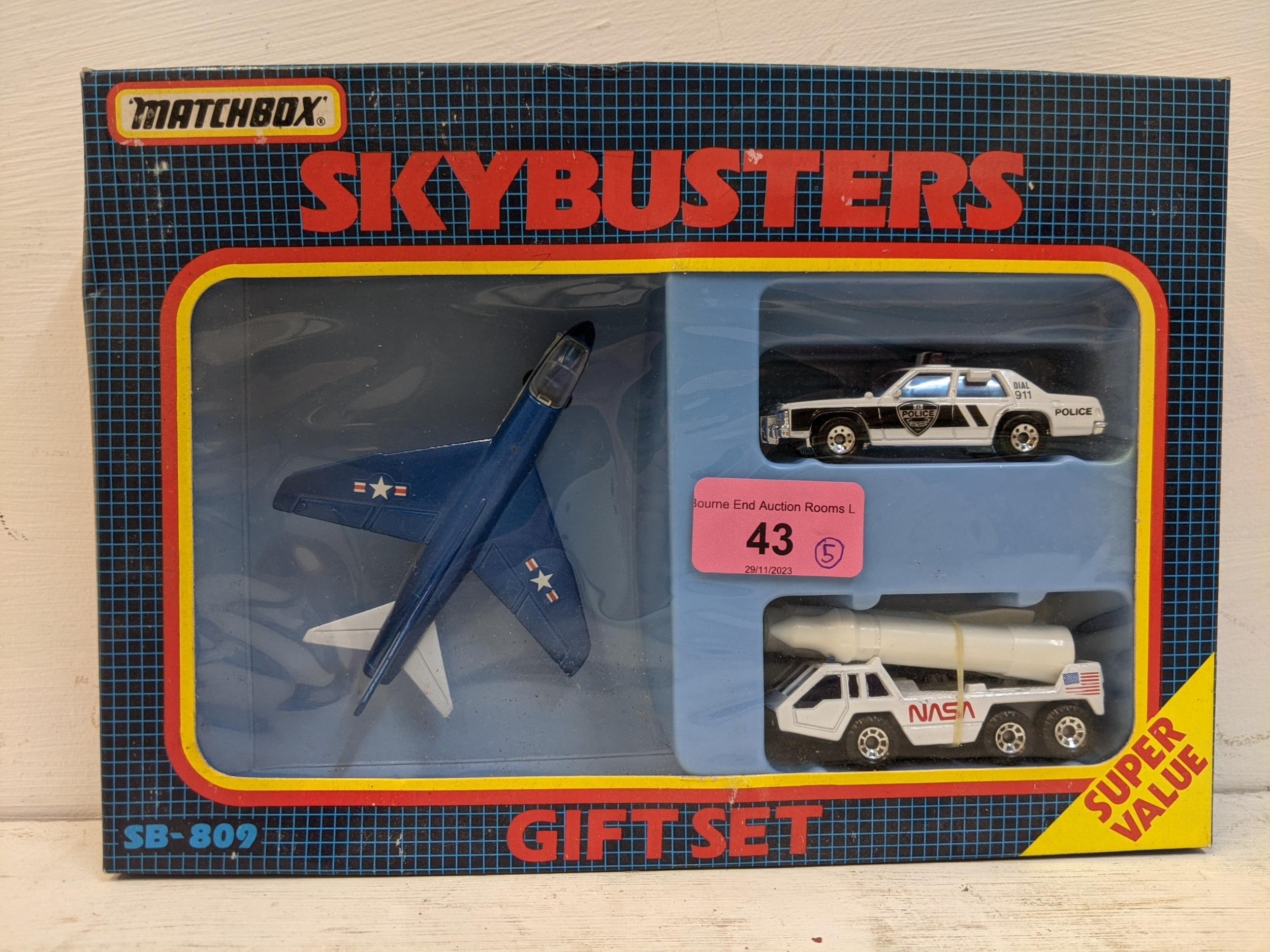 Five Matchbox Skybusters gift sets to include an RAF fighter jet with a Land Rover and a Sheriffs - Image 4 of 7
