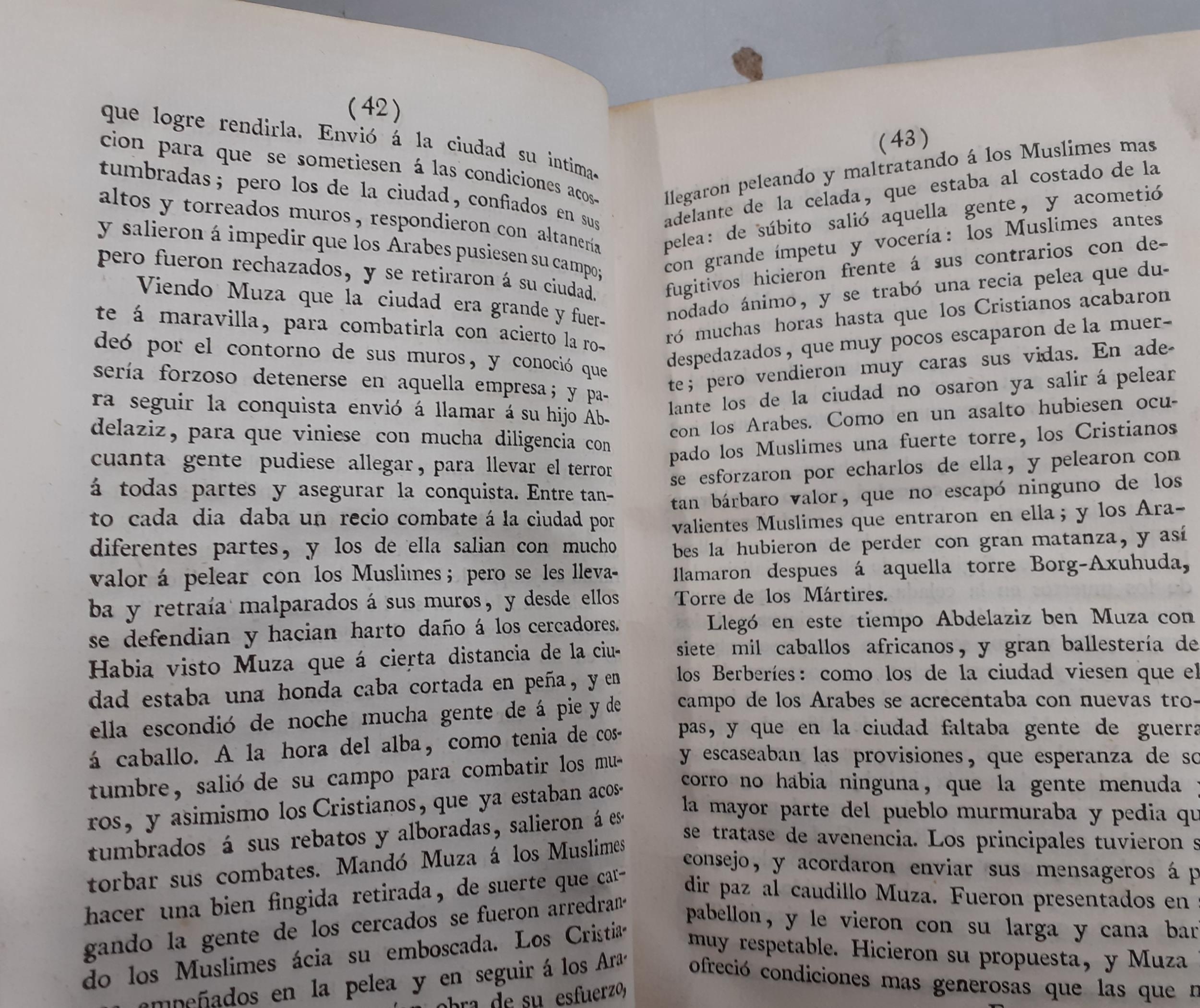 Books - 3 volumes of 1820 'Historia de la Dominaclon de lo Arabes' in Spanish for the doctor Don - Image 6 of 7