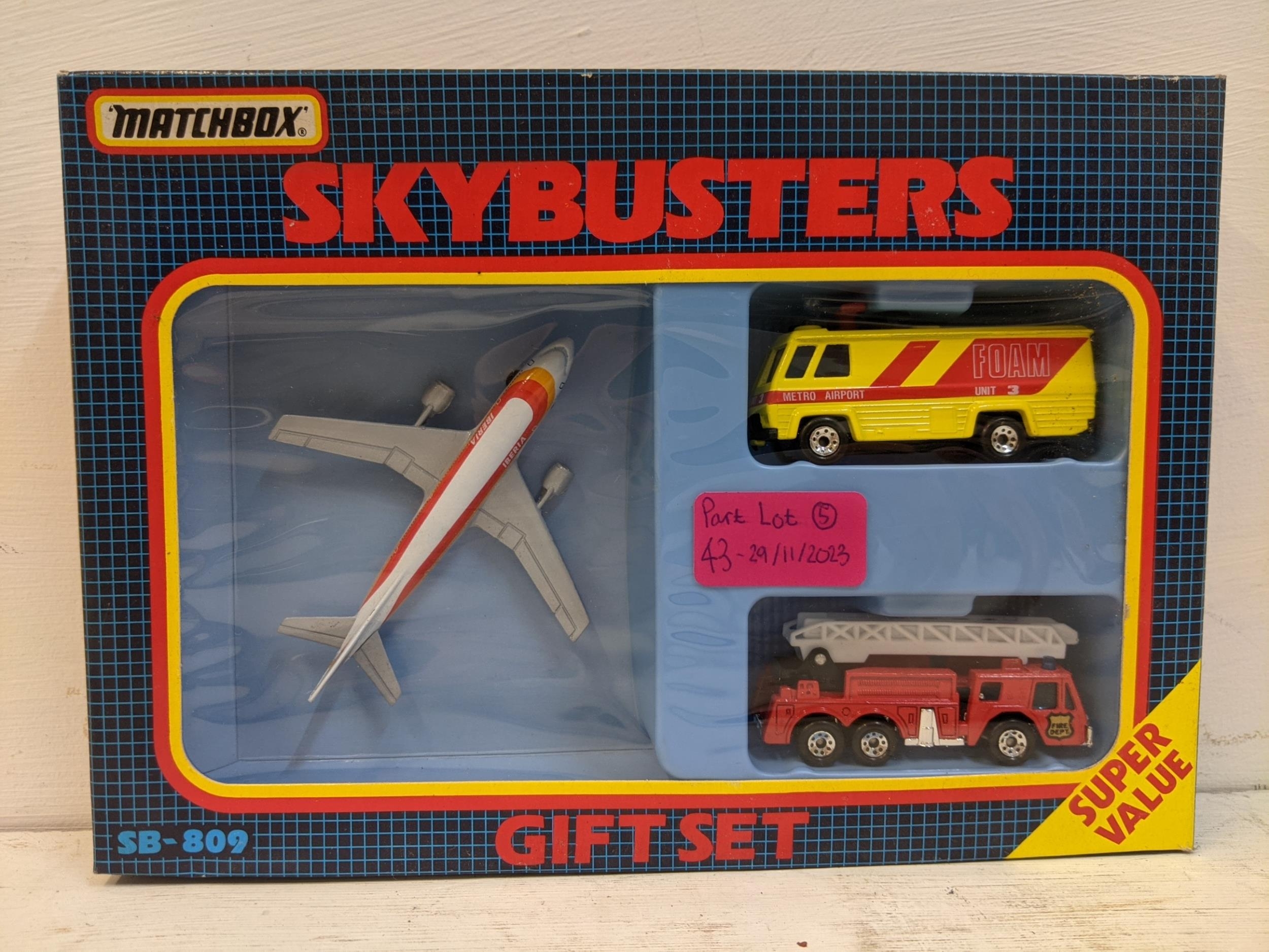 Five Matchbox Skybusters gift sets to include an RAF fighter jet with a Land Rover and a Sheriffs - Image 5 of 7
