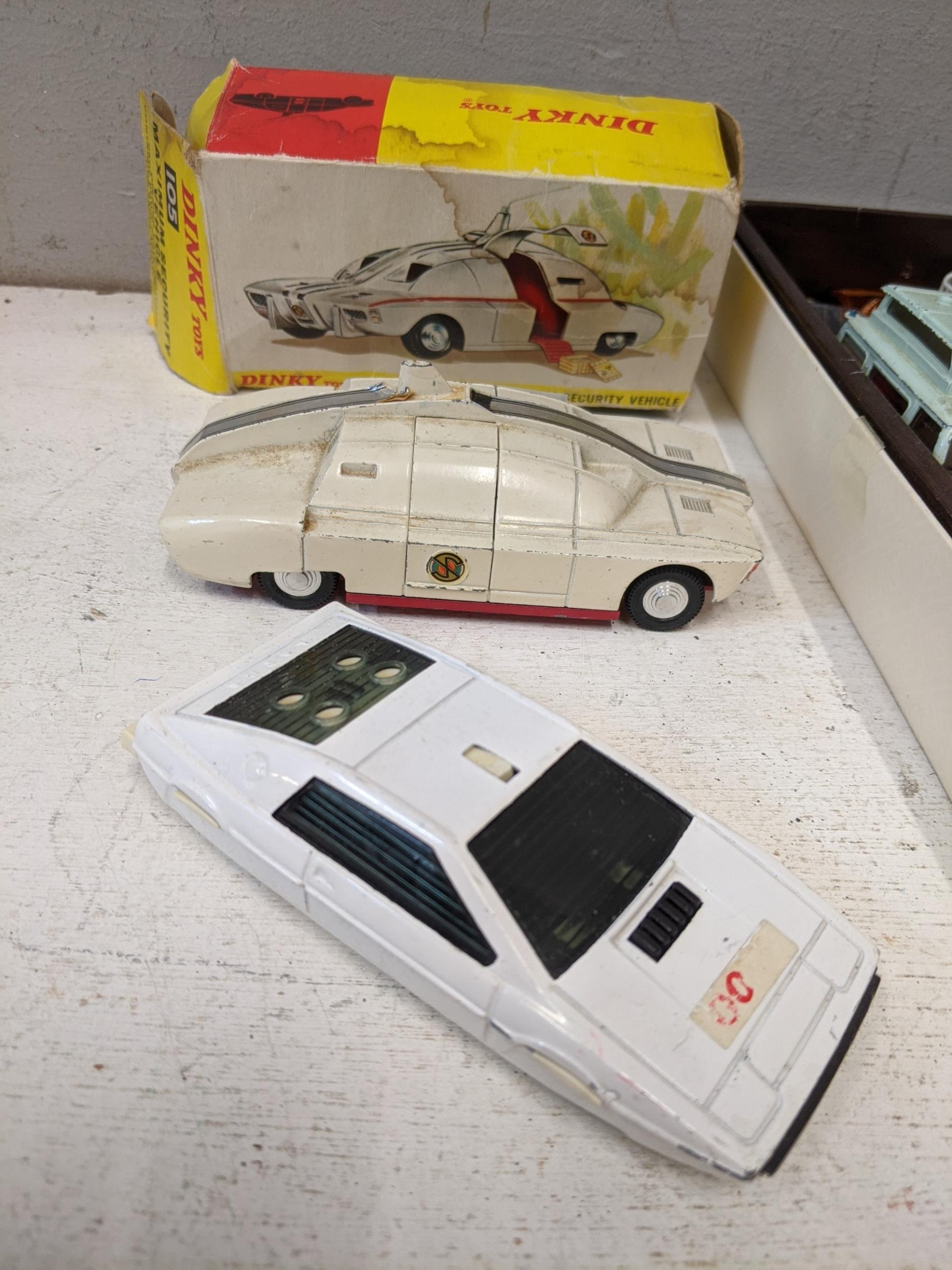 Assorted Corgi and Dinky toys to include a boxed Dinky Maximum security vehicle, A Corgi 007 Lotus - Image 4 of 7