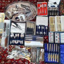 Mixed 20th century silver plated and other boxed cutlery to include knives, cake forks and salad