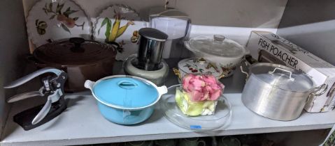 A mixed lot of kitchen ware to include Le Creuset pans, Britvic water purifier, Royal Worcester