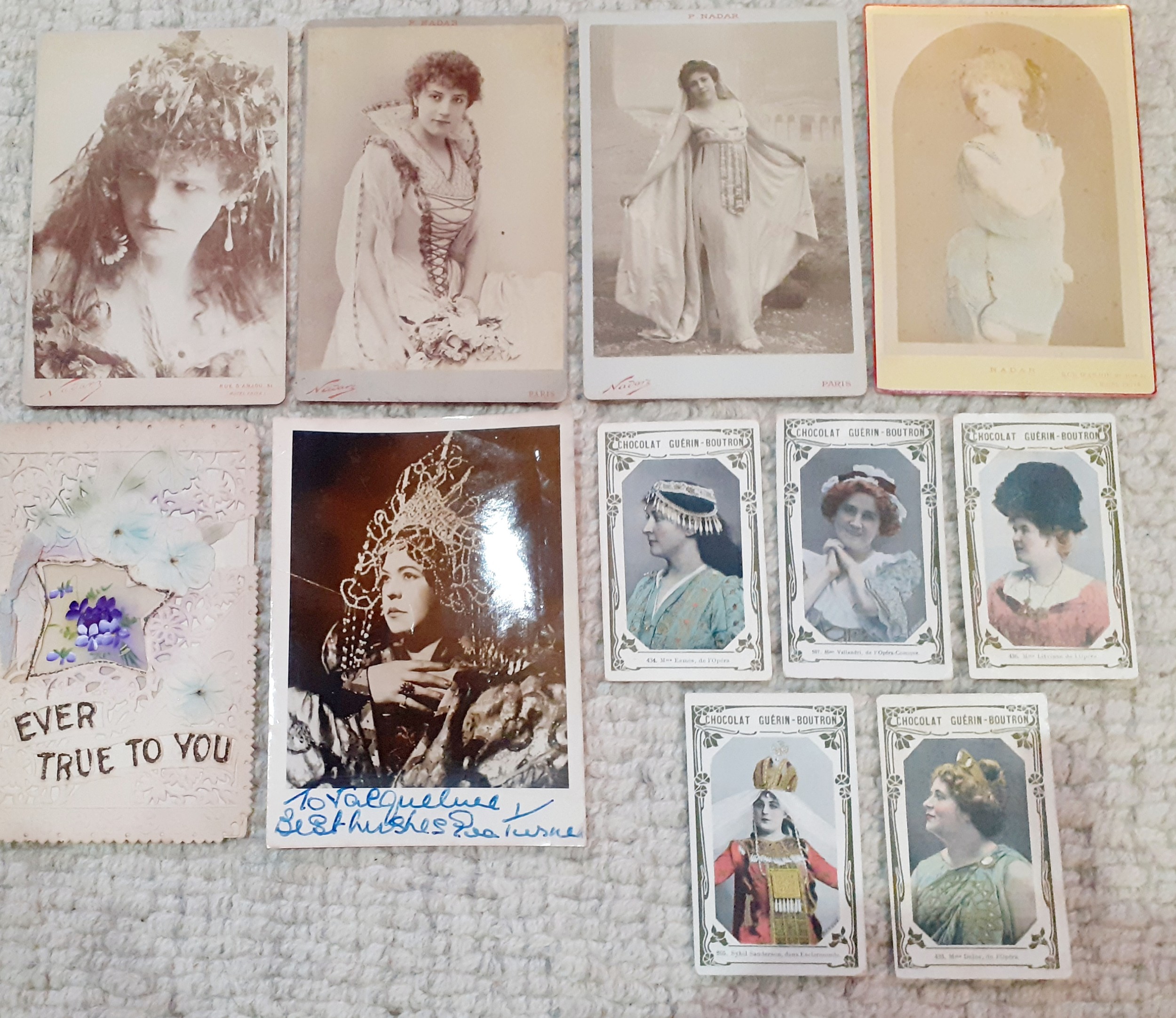 A quantity of early 20th Century and later postcards, greetings and collectors cards to include - Bild 3 aus 8