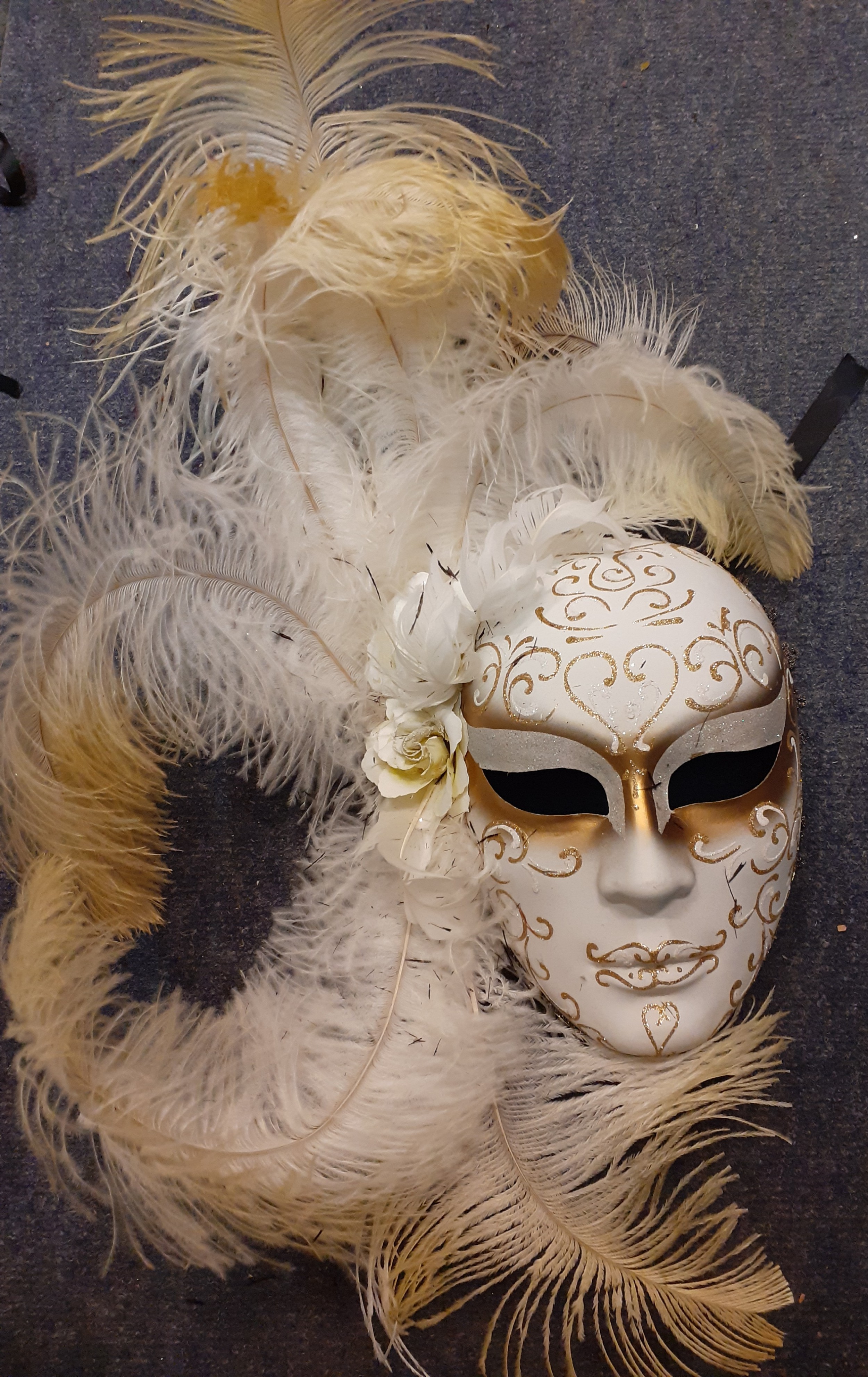 A quantity of Venetian ornate masquerade masks, several stamped Venezia to the reverse. Location:BWR - Bild 3 aus 4