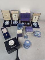 Mixed Wedgwood Jasperware to include 1977 Silver Wedding Anniversary plaque, and a lidded pot, St