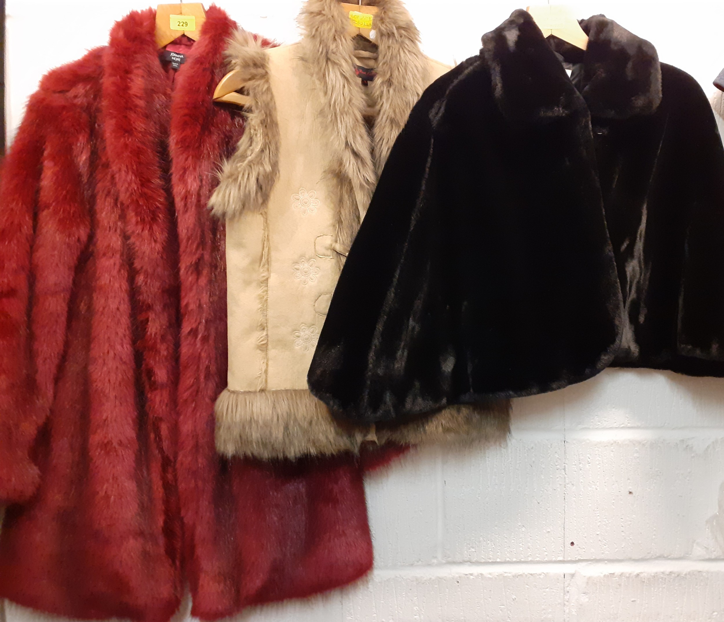 A quantity of 6 modern faux fur outer-garments to include a JD Williams 'Joanna Hope' red dyed - Bild 2 aus 3