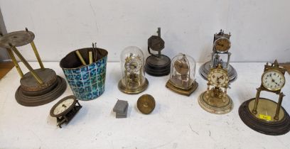 A mixed lot of mainly anniversary clocks for spares or repairs A/F, Location: