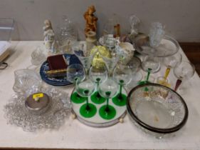 A mixed lot to include glassware, china, and ceramics to include Masons, Mancioli, Carnival glass